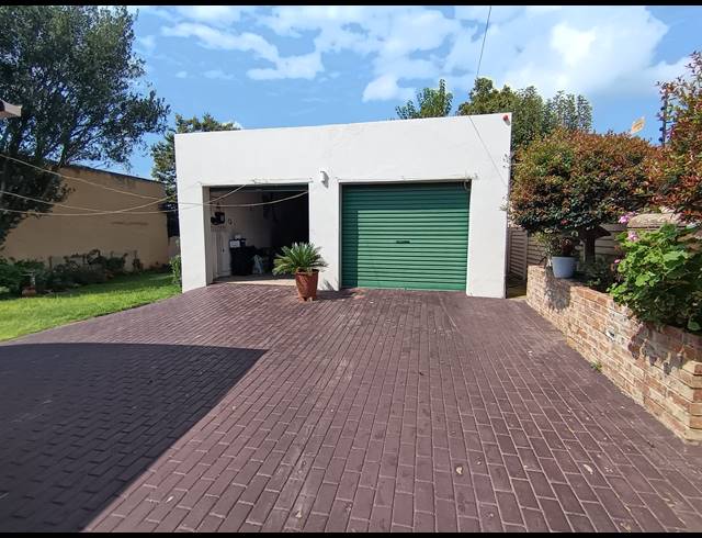 3 BEDROOM HOUSE FOR SALE IN SOUTH CREST